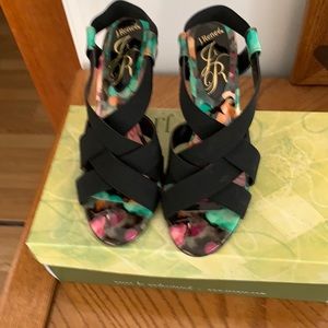 Women’s wedged sandal Final Sale